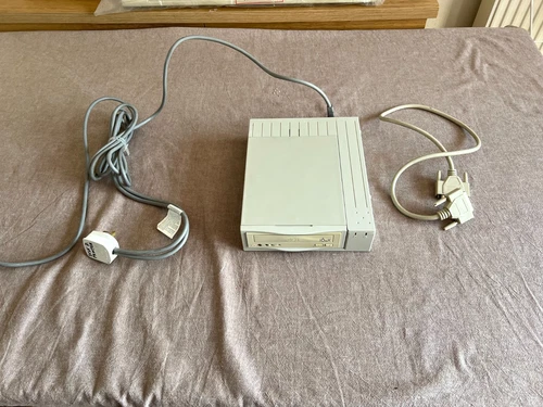 VINTAGE EXTERNAL SCSI CD ROM DRIVE UNIT & CABLES