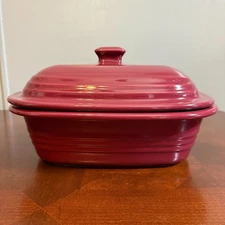 Pampered Chef Covered Baker Burgundy 3 Qt / 3 L Stoneware Rectangular Dish