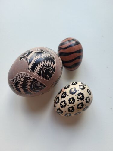Genuine Besmo Product Stone Hand Carved Kenya Decor Fish Design Egg set of 3 - 第 1/17 張圖片