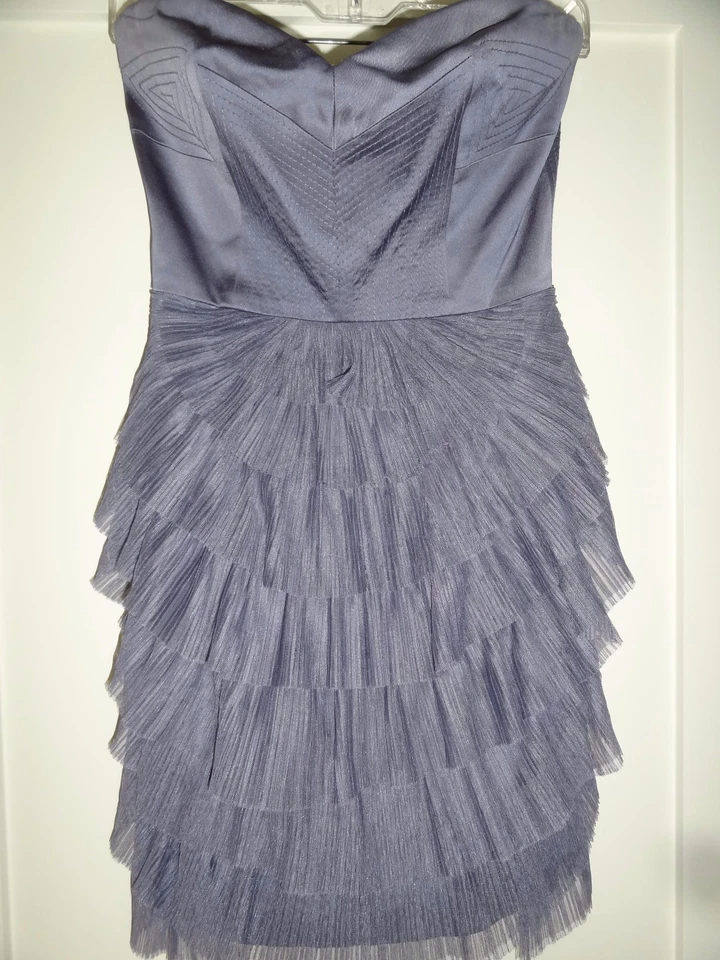 Vestido de Coquetel BCBG MAX AZRIA US$ 300 Violeta Festa de Formatura De Volta ao Lar Tamanho 0 - Imagem 3 de 4