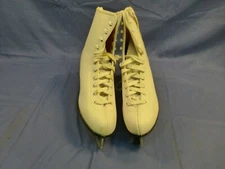 Pre Owned Aerflyte White Ladies Figure Ice Skates Size 8.0