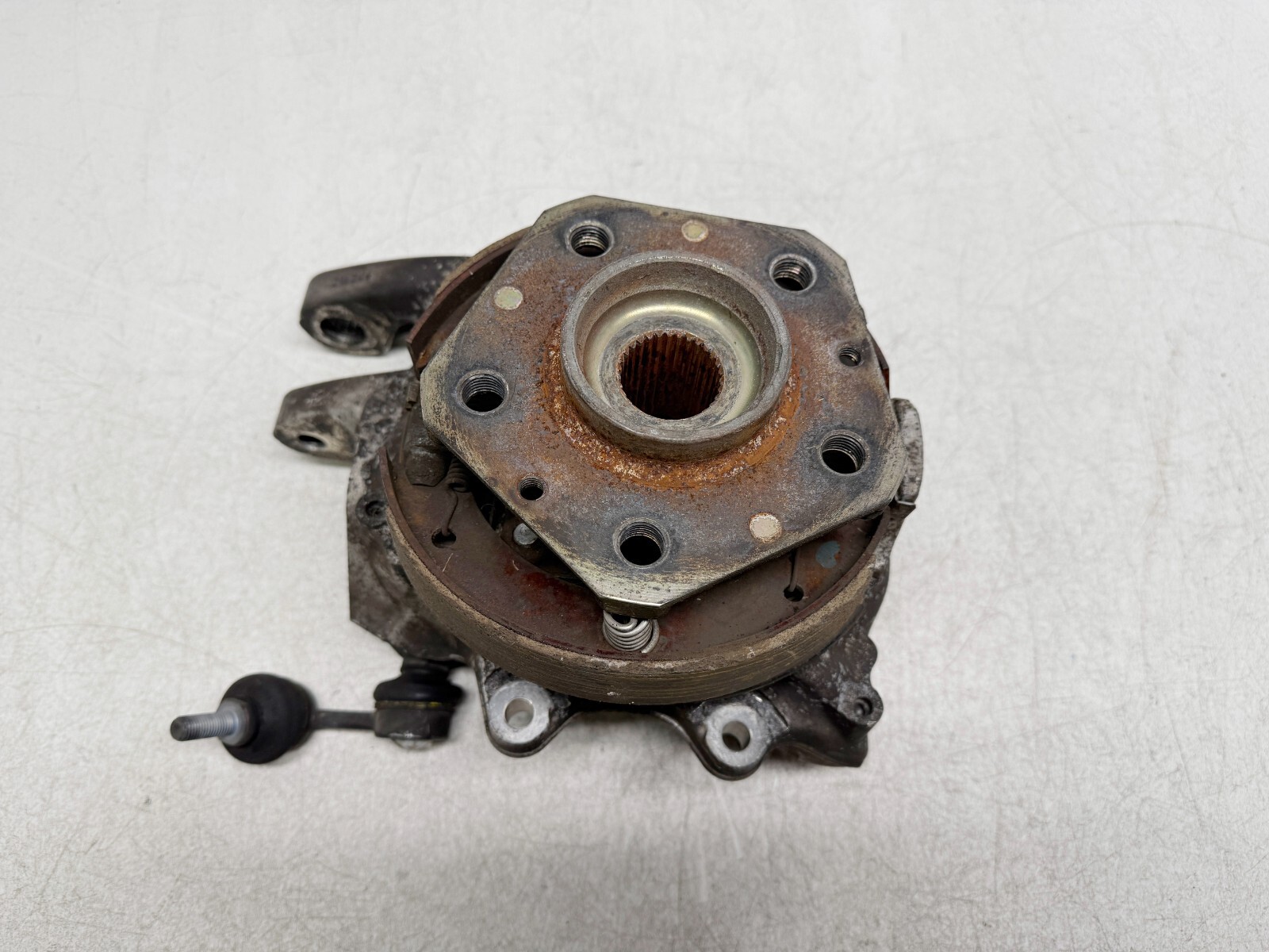 P41176 2003-2012 Maserati Quattroporte M139 Rear Spindle Knuckle Hub RH 216246