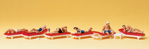 Preiser 10429 Sunbathers On Sunbeds (Pk6) HO Gauge Figures