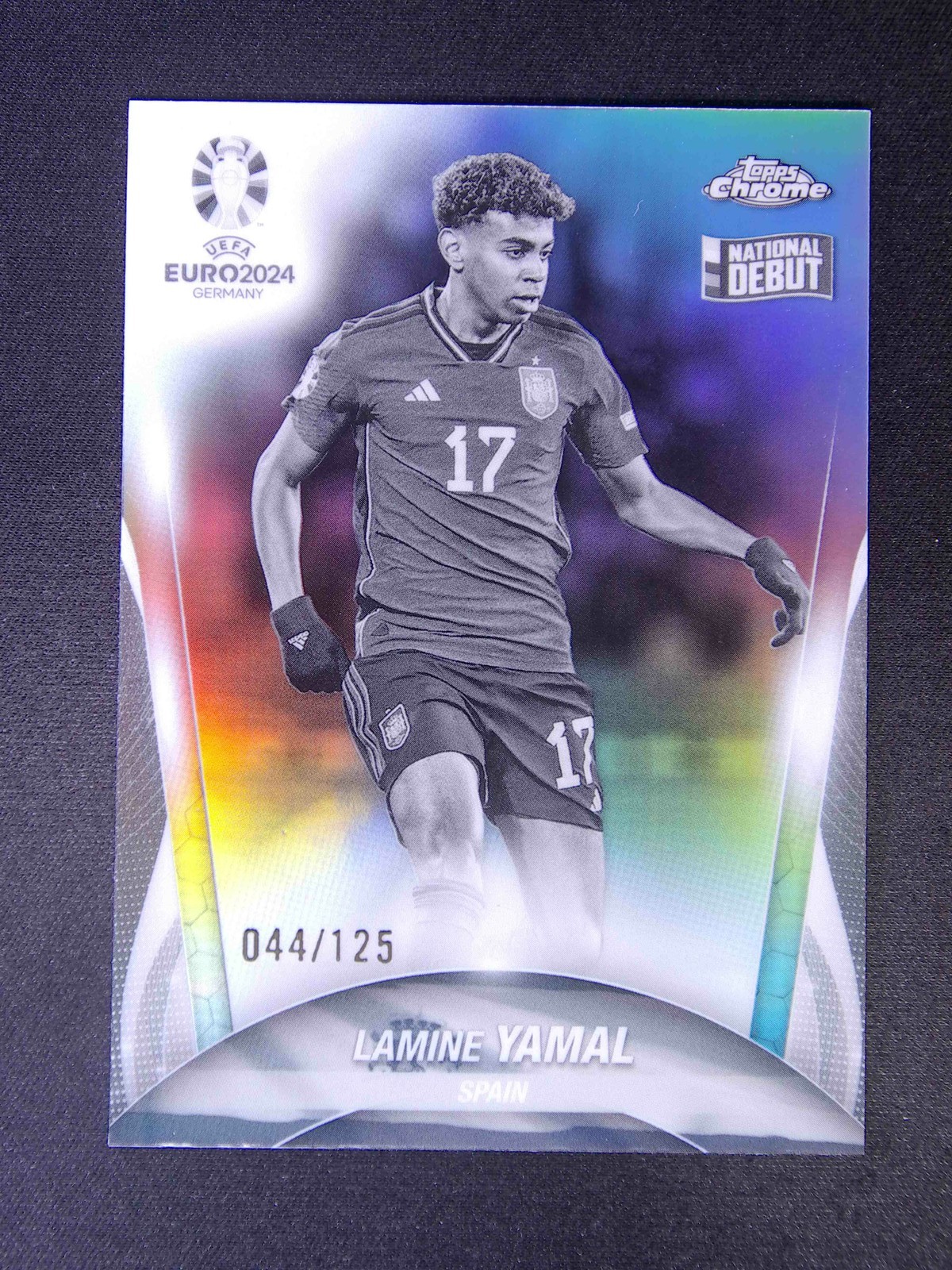 2024 Topps Chrome EURO Lamine Yamal #17 National Debut Black/White /125 Mint