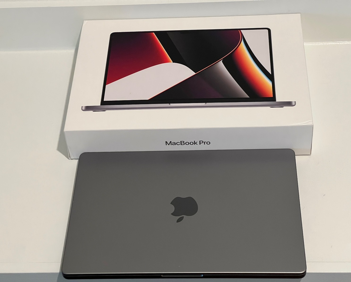 Apple MacBook Pro 2021 14 Inch GHz M1 Pro 8-Core 512GB 16GB