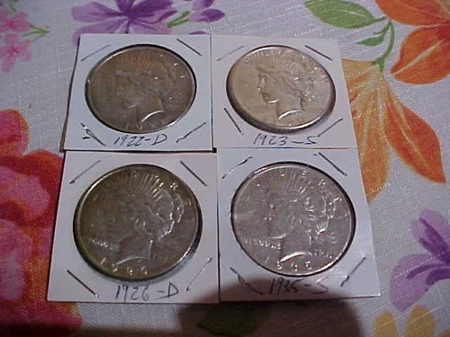 Lot (4) Silver Peace Dollars 1922-D, 1923-S, 1926-D, 1935-S, X-Fine, AU BU 1935S