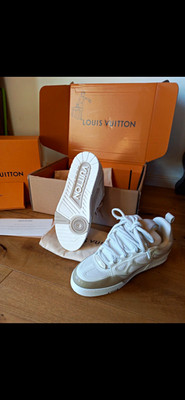 Louis Vuitton Skate Sneaker Herren Low Top Schnürung Beige EU 43,5 Logo