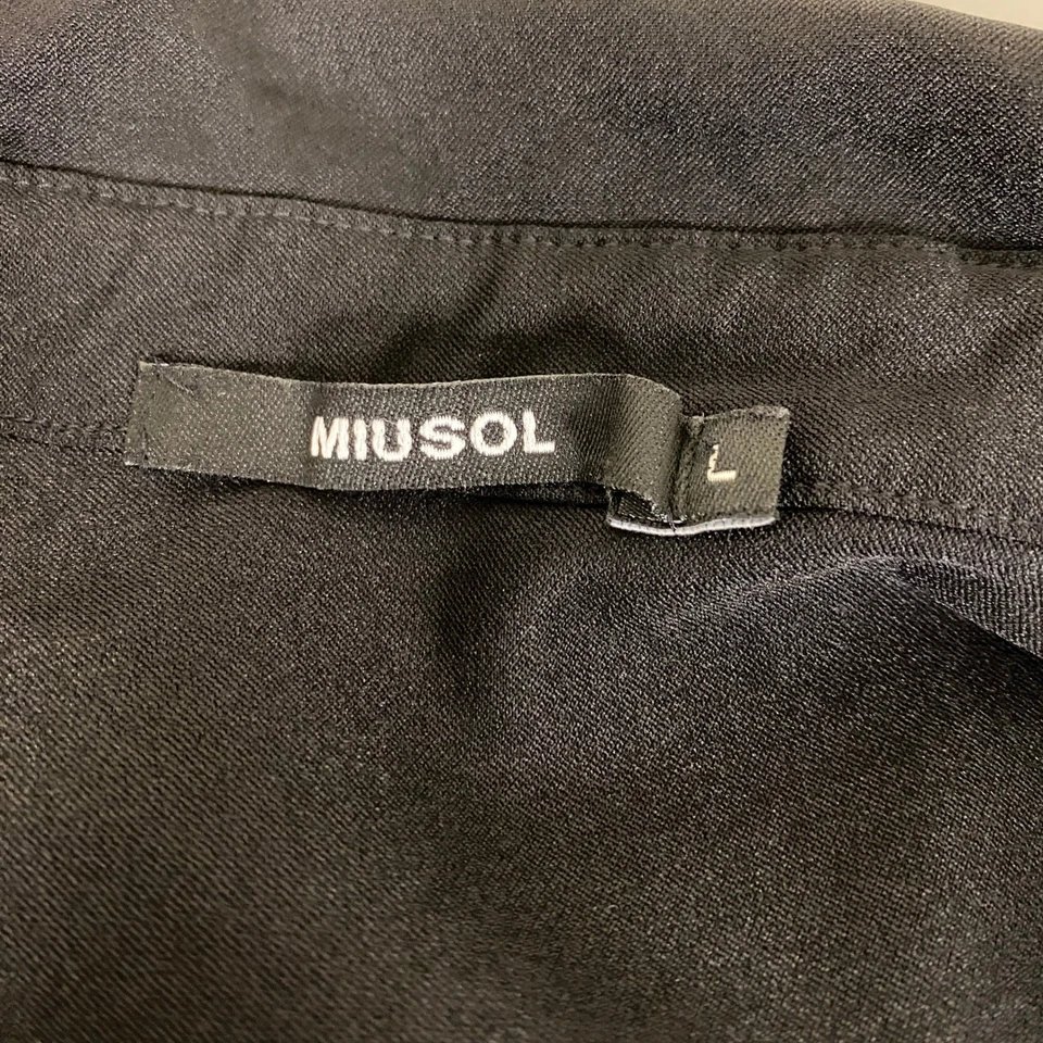 Miusol 女式大码黑色裹身前腰带领连衣裙 — 第 3/4 张图片