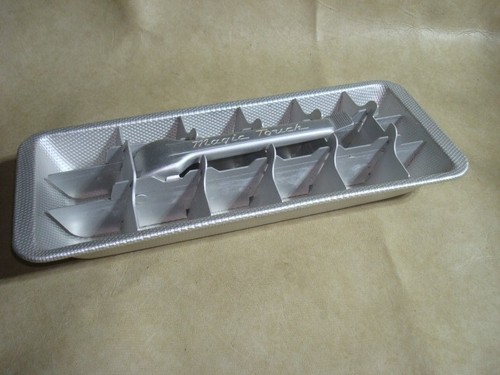 Magic Touch Aluminum Ice Tray 18 Cubes Vintage
