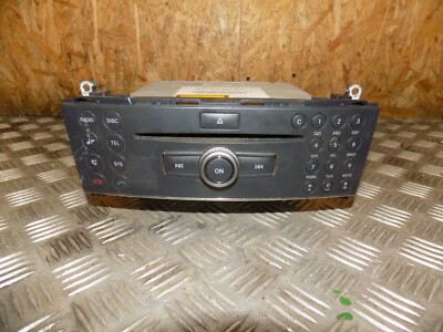 Mercedes W204 C180  Bedienteil Radio MP3 Autoradio Player A2048700196