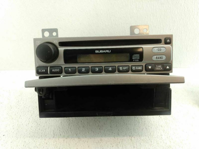 2007-2008 SUBARU FORESTER RADIO RECEIVER CD PLAYER W STORAGE COMP