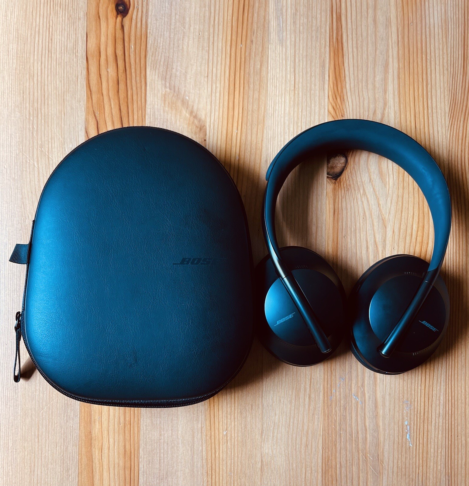 Bose 700 Wireless Noise Cancelling Headphones in Sleek Black-image