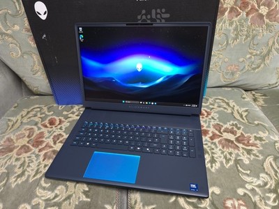 Alienware 18 Area-51 Ultra 9 275HX RTX 5090 64GB 2TB QHD 300Hz Gaming Laptop