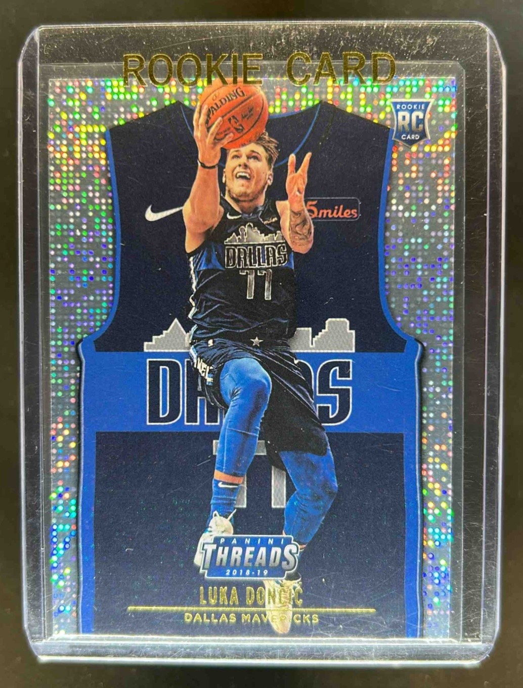 2018-19 Panini Threads Luka Doncic RC Dazzle Rookie #181 Mavericks