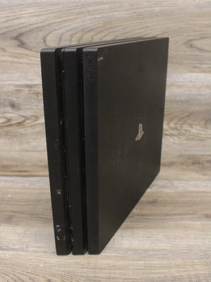 Sony PlayStation 4 (PS4) Pro CUH-7215B 1TB Console - FOR PARTS/NOT WORKING