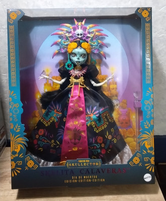 Monster High Howliday Skelita Calveras Doll Dia De Muertos Mattel has box issues