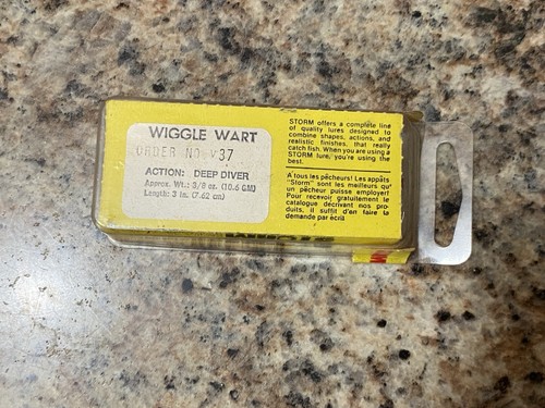NOS Vintage Storm Wiggle Wart V37 Red Label Fishing Lure SEALED New Old Stock - Picture 5 of 8