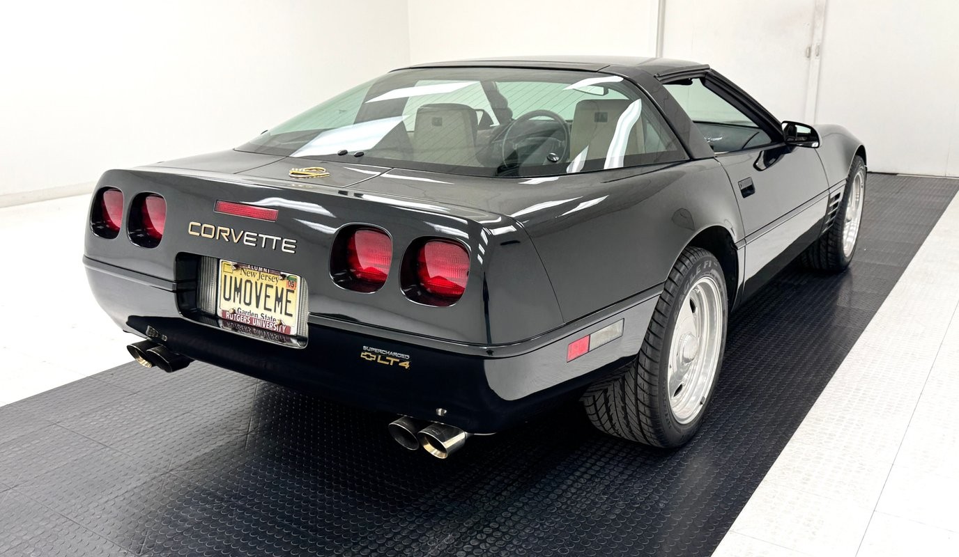 1992 Black Chevrolet Corvette   | C4 Corvette Photo 5