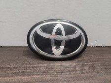 Toyota 53141-42020radiator Grille Emblem Or Front Panel 2015-2020 Oem