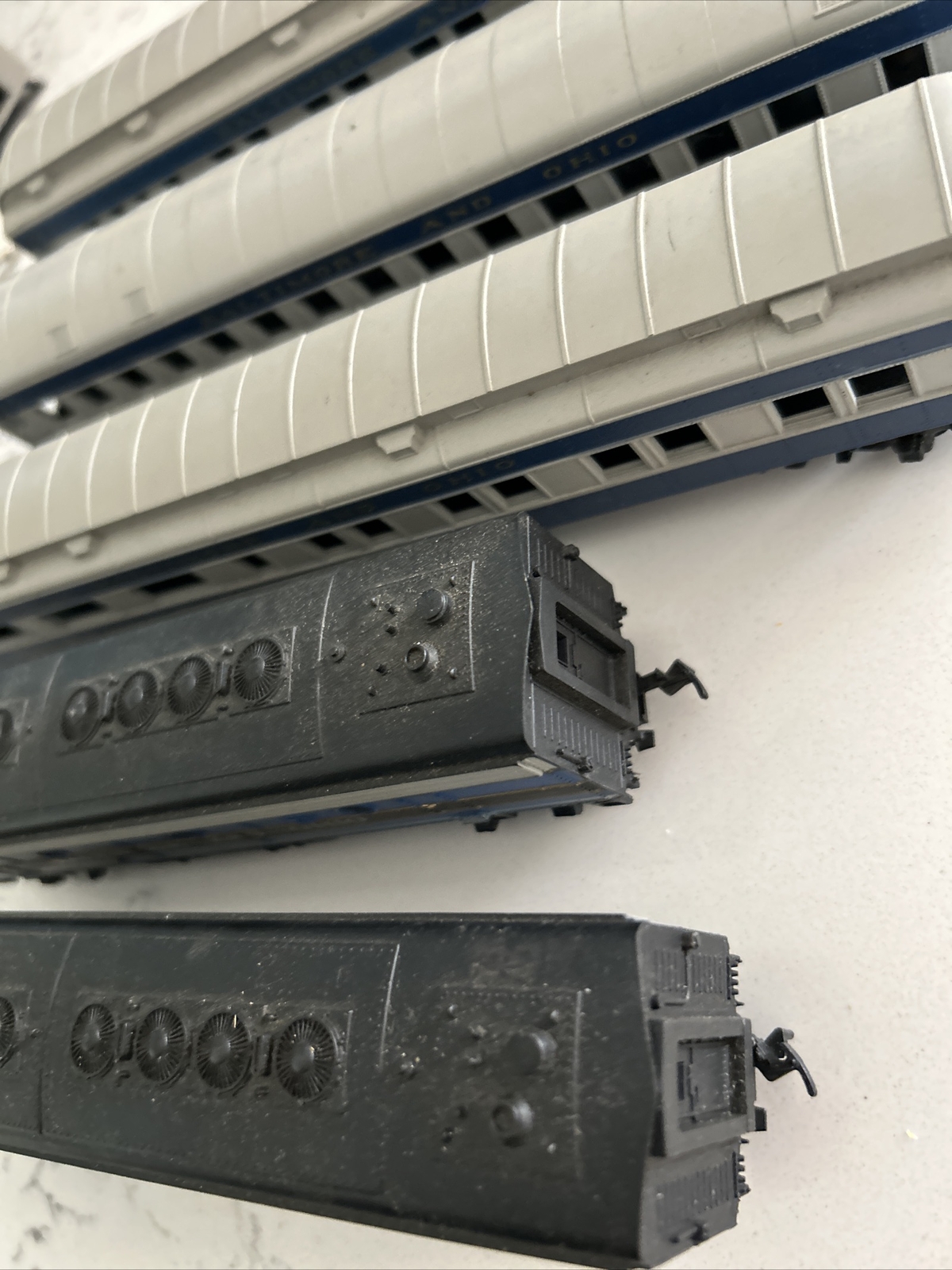 Lot of 6 Vintage Baltimore & Ohio Passenger & Baggage Cars HO Scale