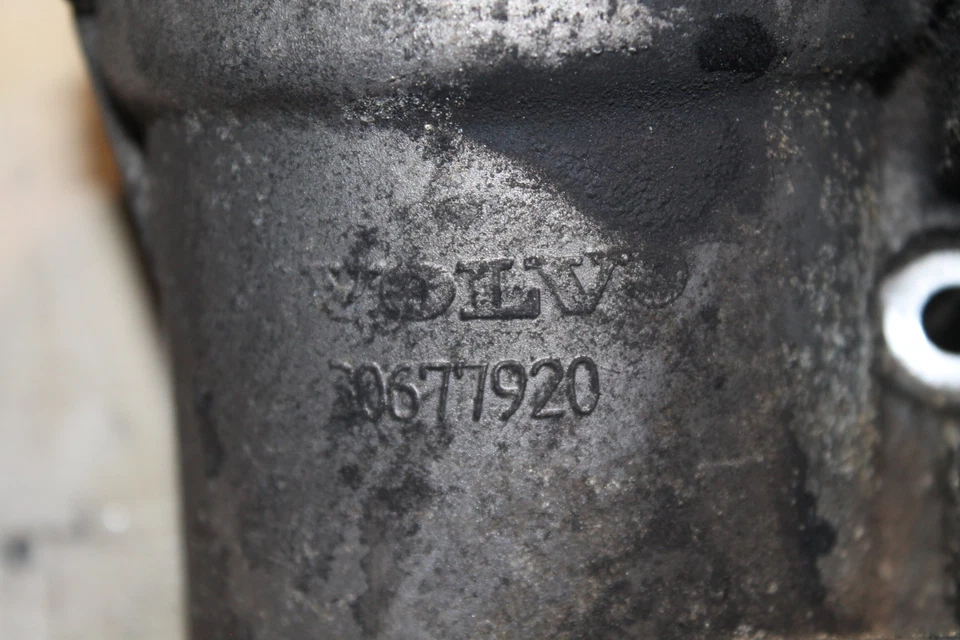 Carcasa filtro aceite Volvo XC90 I 2011 6740273266 Foto 4 de 4