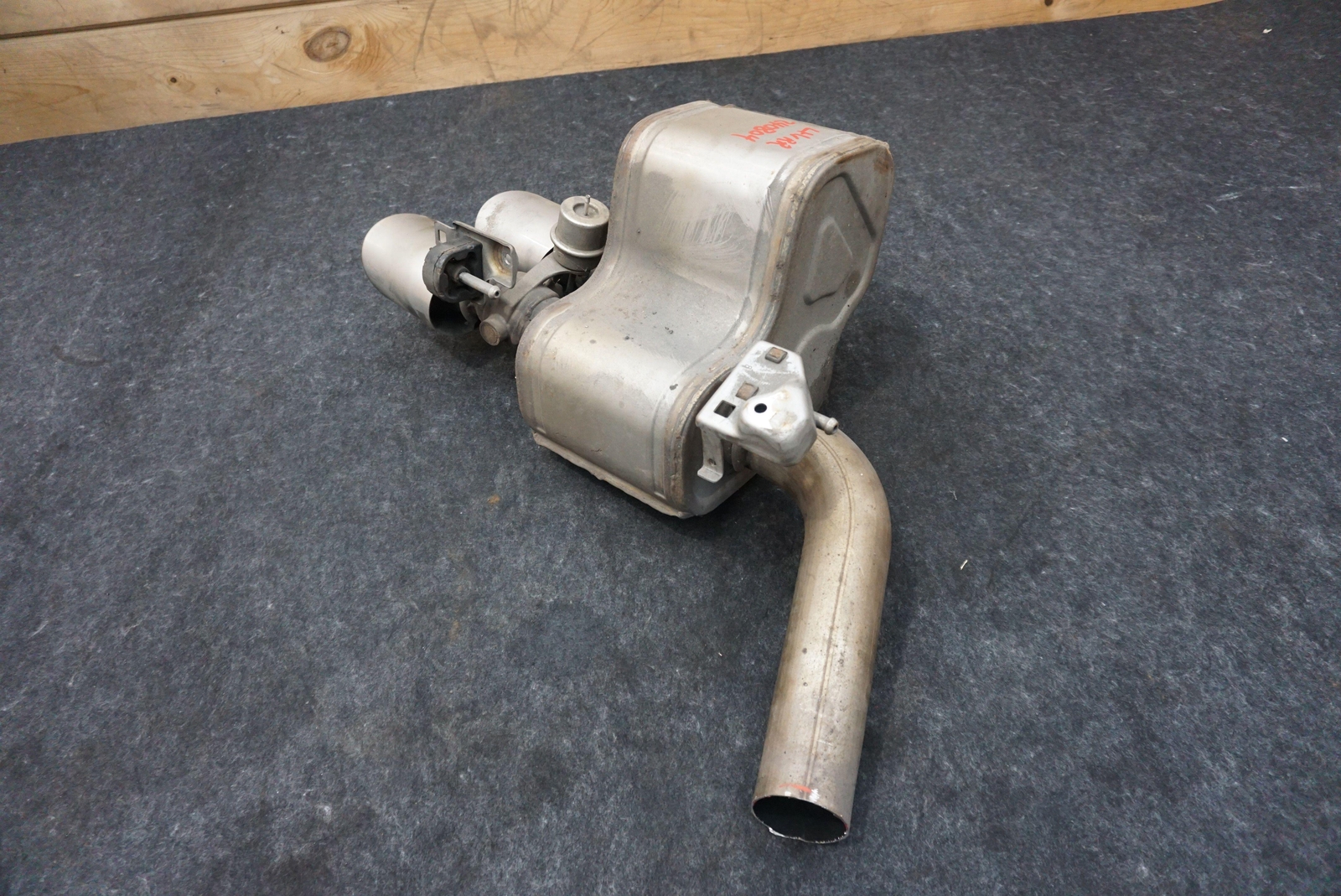 Rear Left Driver Side Exhaust Muffler 670103688 Maserati Ghibli M157 2014-17+