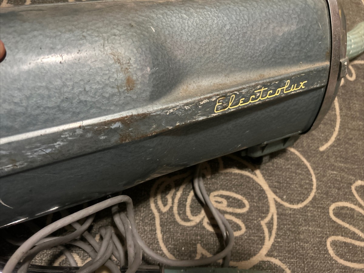 激レアvintage antique 40s50s ELECTROLUX 掃除機 激レアvintage antique 40s50s ELECTROLUX 掃除機 - メルカリ