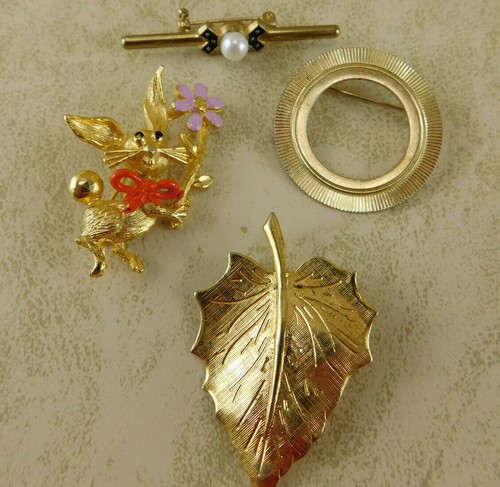 (4) Vintage ESTATE Lot of Brooches Pins ~ One Signed JJ - Gold Tone - Picture 12 of 12