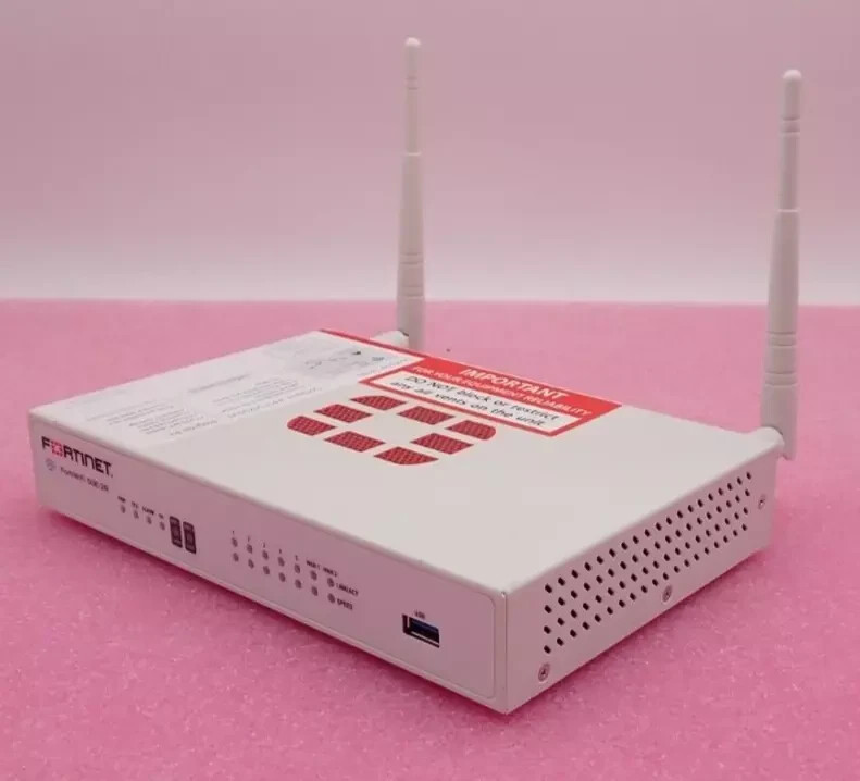 【かびごん様とやり取り中】Fortinet 50E ×2台　2960 3650 Fortinet FortiGate 50E Secure SD-WAN Appliance (FG-50E, P17464-05-01)