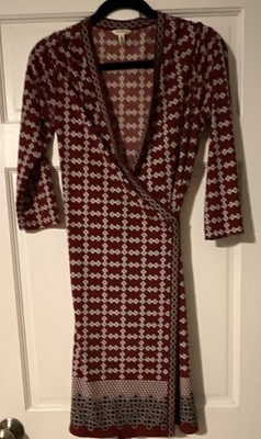 Max Studio Women s Size M Red/White/Black Geometric Knit Wrap V-Neck Knee Dress
