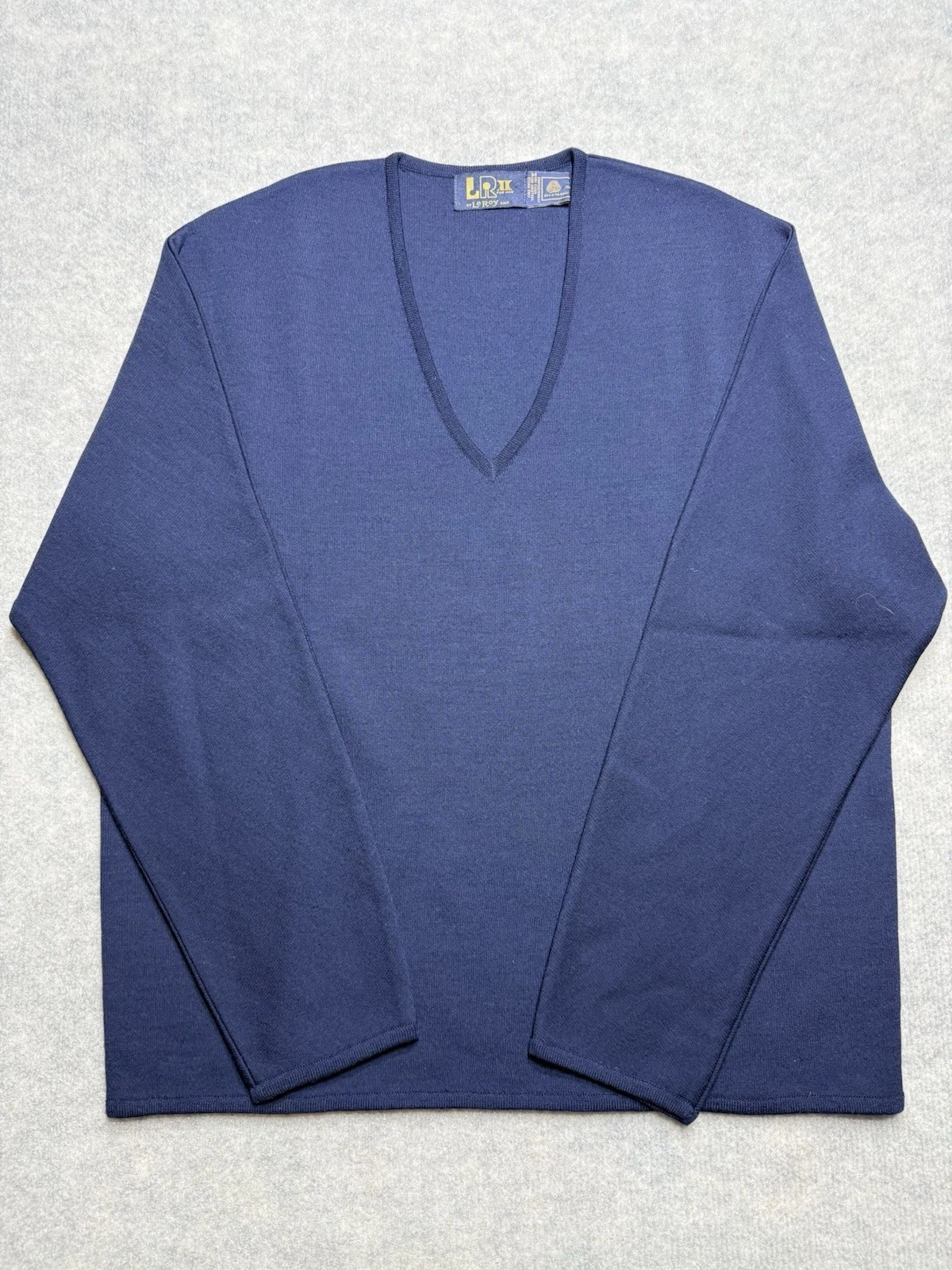 Vintage LR ll by Leroy Knit Navy 100% Wool Men’s Sweater Size M V Neck Pullover