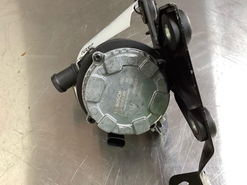 2017 - 2020 MASERATI LEVANTE ENGINE COOLANT AUXILIARY WATER PUMP OEM - Picture 2 of 6