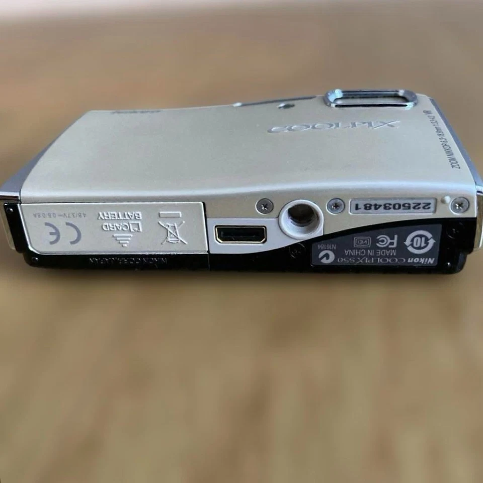 Nikon COOLPIX S50 7MP Compact Digital Camera Beige Rare Vintage Model - Image 3 of 4