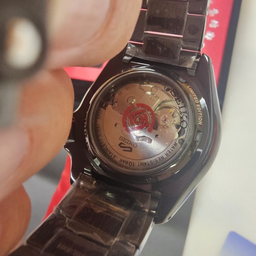 Nuevo Seiko 5 Sports x Clot 1173/1200 Edición Limitada SRPH51 Automático Negro Rojo - Imagen 6 de 8