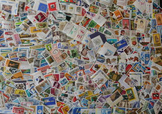 (LOT VRAC 789) 800 timbres neufs d'ALLEMAGNE G.F. à trier (photo av. texte)
