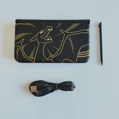 Charizard Nintendo 3DS XL Limited Edition Pokemon Black/Gold, US
