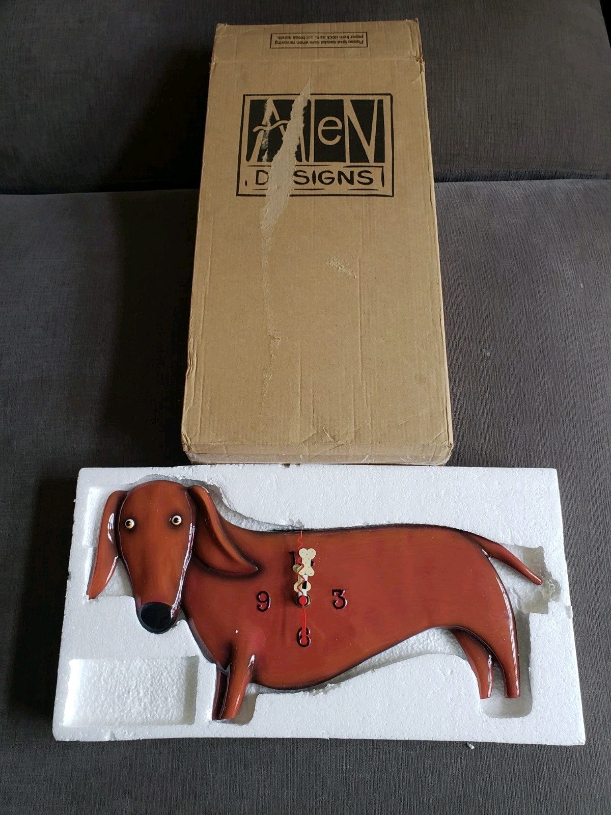 ALLEN DESIGNS "OSCAR" DACHSHUND DOXIE WEINER DOG WALL CLOCK