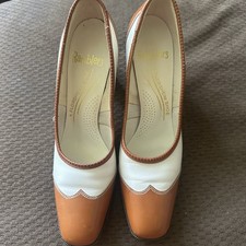 vintage Florsheim Ramblers pumps tones tan white design with wingtip Sz 6.5