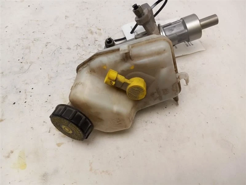 BRAKE MASTER CYLINDER FOR BUICK LACROSSE 2011 - 2017 - Image 4 of 4