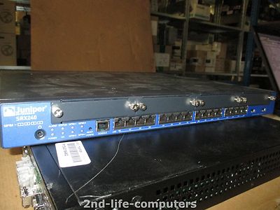 . Services Gateway 16x GbE ports 4x Mini-PIM slots No modul