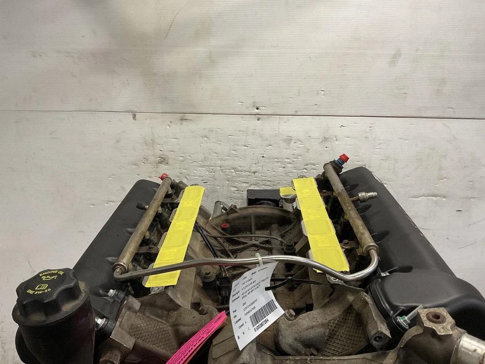 Used Engine Complete Assembly fits: 2006 Mitsubishi Mitsubishi raider 4.7L stand — 第 2/4 张图片