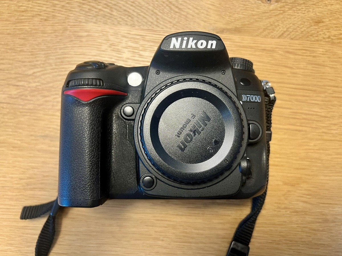 Nikon D D7000 16.2MP Digital SLR Camera - Black (Kit w/ AF-S DX ED