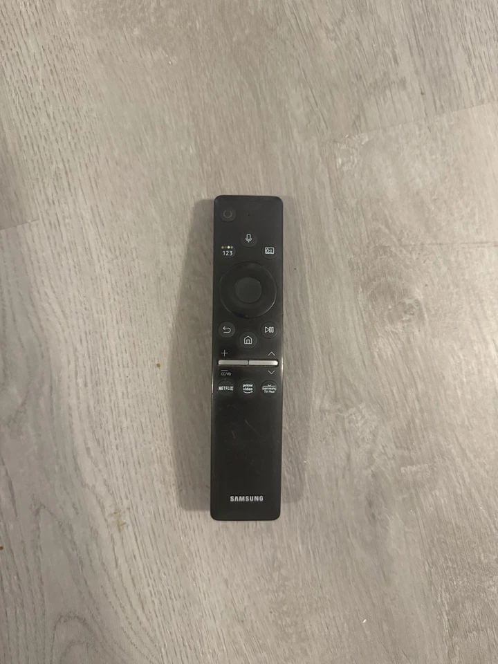 Samsung 55-inch 4K UHD LED Curved Smart TV Remote. Good Condition. - Image 4 of 4