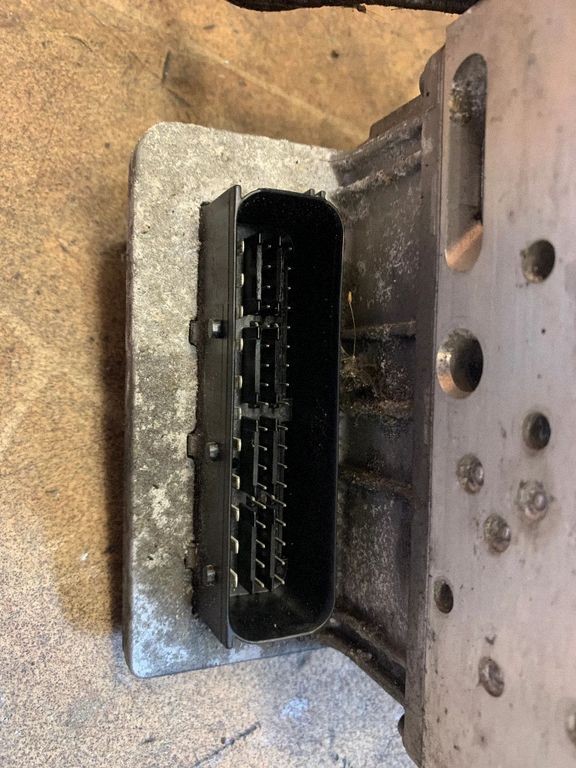 Mercedes-Benz SL R230 2009 ABS hydraulic unit / control module ...