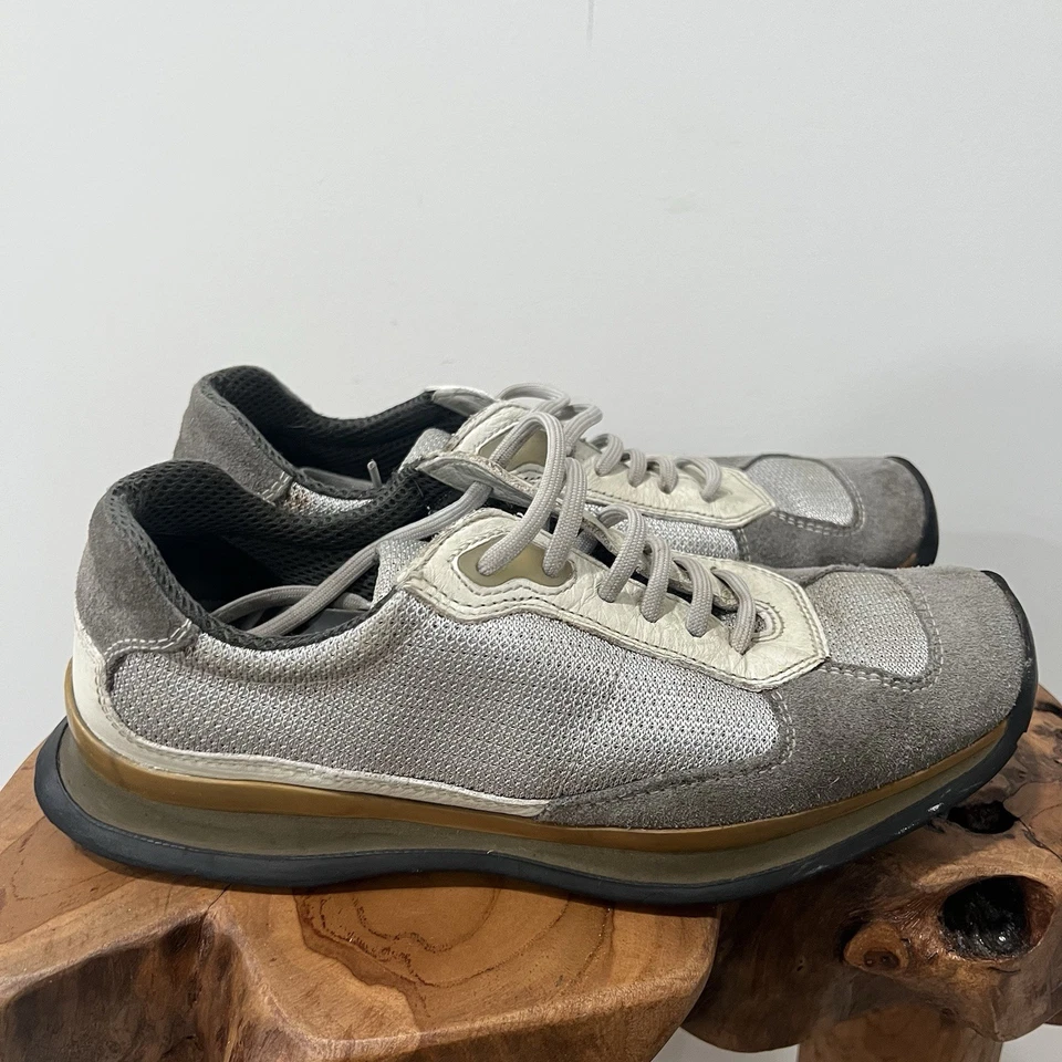 Zapatos Prada Vintage Mujer Tenis Plata Gris Parte Superior Baja Cuero Talla 7.5 EE. UU. Foto 3 de 4