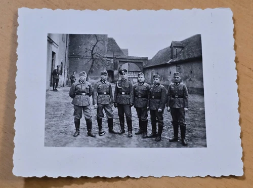 Wehrmacht Soldiers Group Shot WW2 WWII German Wartime Military Photo
