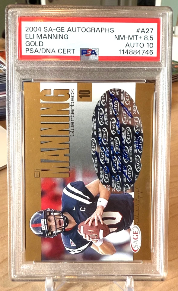 Autógrafo Sage Hit Eli Manning 2004/100 Gold Rookie A27 PSA 8,5 10 Auto Giants Foto 2 de 3