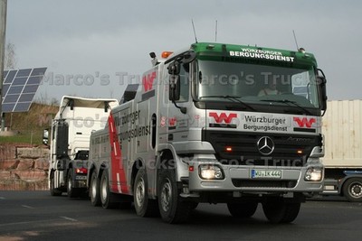LKW Foto Mercedes-Benz Actros Abschlepper Deutschland silber Würzburger B #p2as