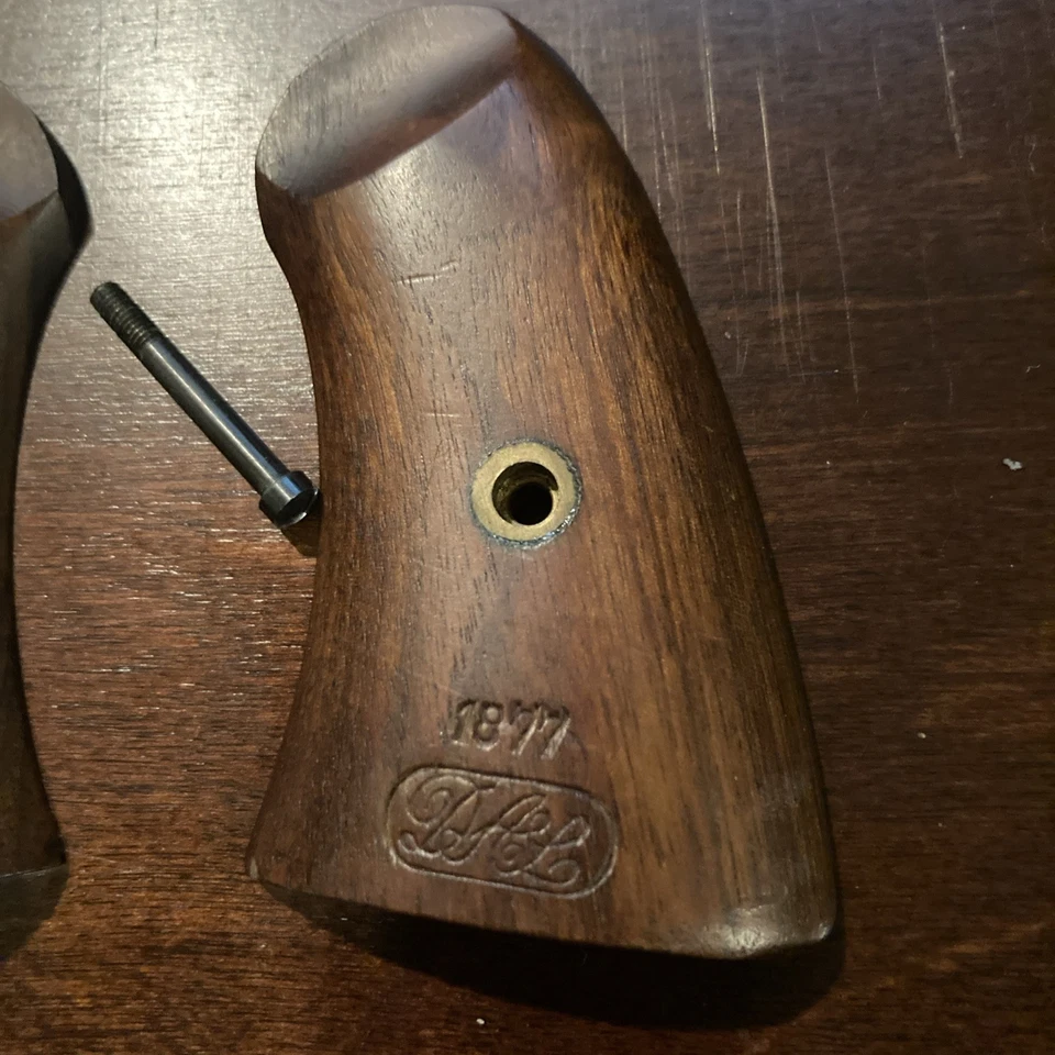 Punho de pistola Uberti Schofield 1877 nogueira - Imagem 3 de 3