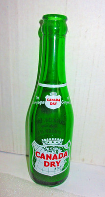 VINTAGE CANADA DRY 7oz GREEN SODA BOTTLE GC ''THE CHAMPAGNE OF GINGER ALES''